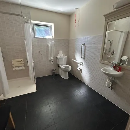 11 The Avenue * Killarney